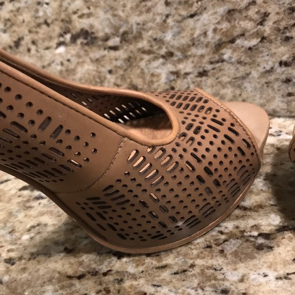 Eva & Zoe - Tan Laser Etched Peep Toe Heels - Picture 4 of 7